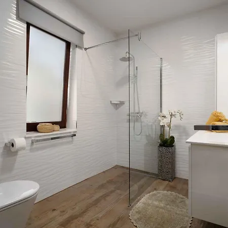 In - Istrien 27453 Πόρετς